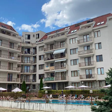 Summer Breeze 503 Private Sunny Apartment *